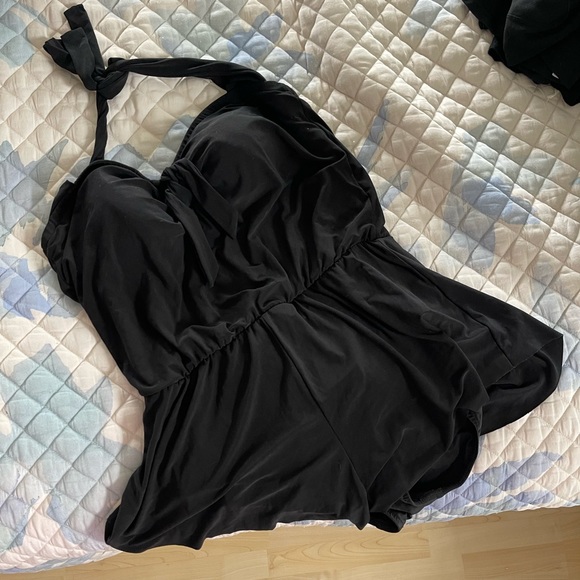 Vintage style halter top romper swimsuit - Picture 6 of 8